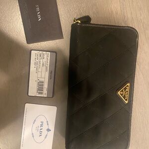 Prada nylon wallet authentic excellent condition